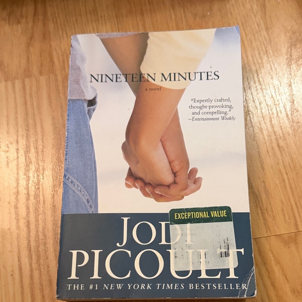 Jodi Picoult 'Nineteen Minutes' Book